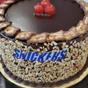 Snickers Cake